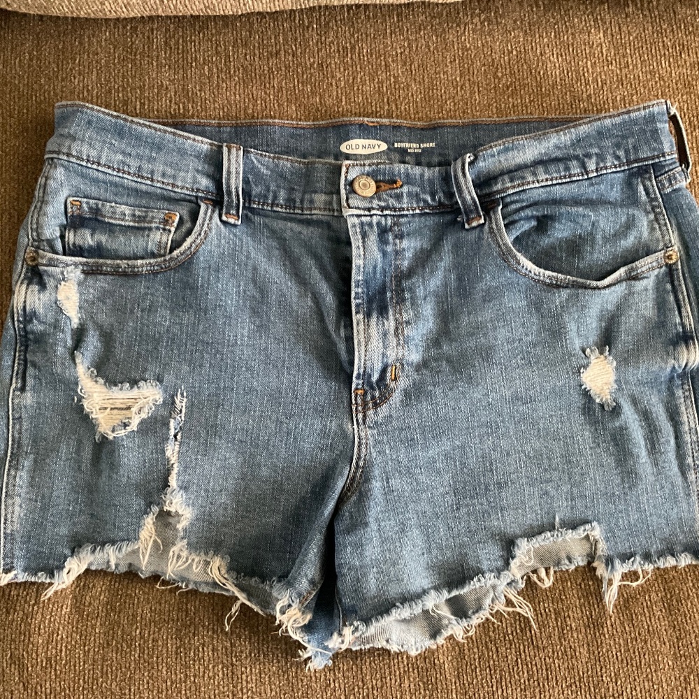 Women’s Old Navy distressed shorts